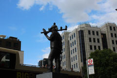 Anarkasis Londres palomas en estatuas